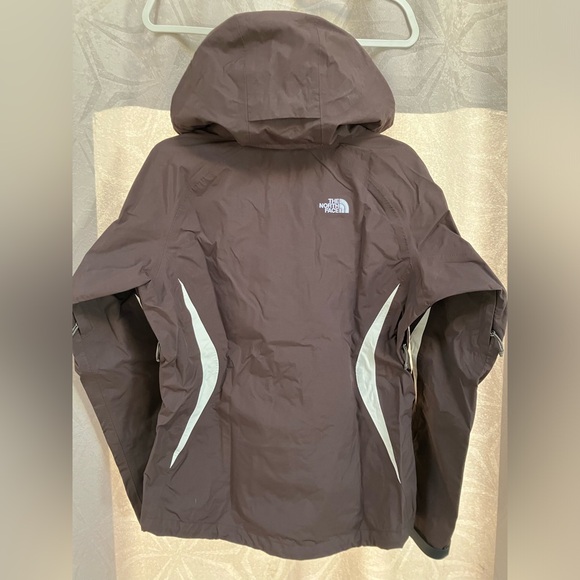 The North Face Women’s 2-piece Ski/Winter Jacket - Picture 5 of 16